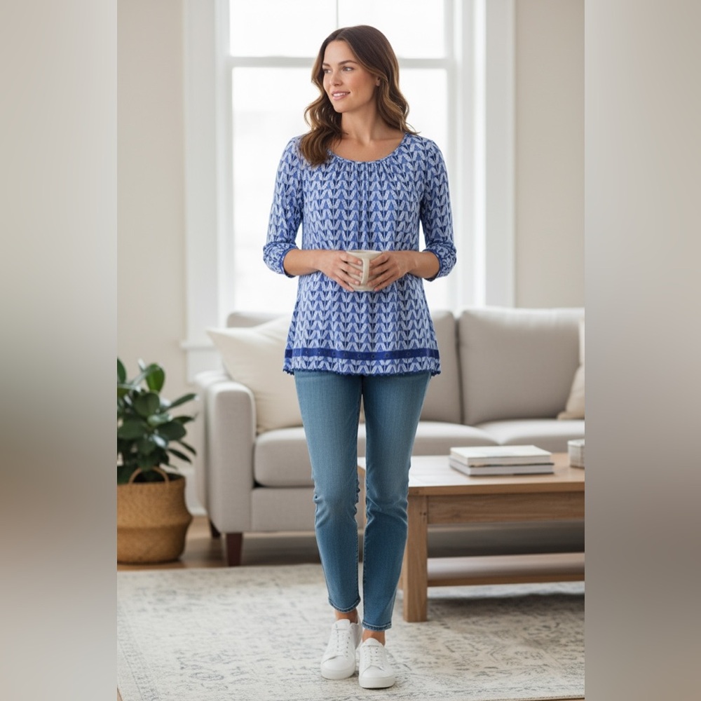 Merona π¦ Sz M Blue Blouse with Relaxed Fit and Rounded Neckline - Picture 2 of 9